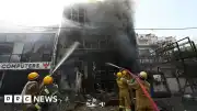 Lucknow'da Bina Yangını: 15 Kişi Hayatını Kaybetti, Soruşturma Başlatıldı