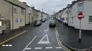 Newport'ta Polis, Arbalet Taşıyan Bir Kişiyi Vurdu