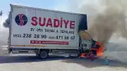 Ataşehir'de Park Halindeki Kamyonet Küle Döndü