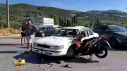 Aydın'da Üç Araçlı Kazada Motosiklet Otomobile Saplandı: 2 Yaralı