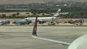 Gaziantep Havalimanı'nda Uçak İnişi Sırasında Lastik Patlaması