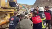 Kırıkkale'de 15 Metre Yükseklikten Düşen Kepçede Sıkışan Operatör Ağır Yaralandı