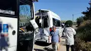 Kırşehir'de İşçi Servisi ile Minibüs Çarpıştı: 42 Yaralı