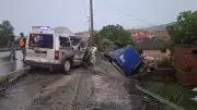 Manisa Kula'da 3 Aracın Karıştığı Trafik Kazası: 2 Ölü, 4 Yaralı