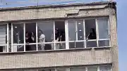 Samsun'da İş Hanından Düşen Sıva Parçaları 2 Kişiyi Yaraladı