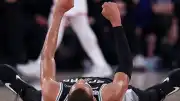 V.W.'nın Performansı Spurs'ü Galibiyete Taşıdı, Seri Farkı 1'e Düştü