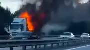 Anadolu Otoyolu'nda kargo kamyonunda yangın çıktı