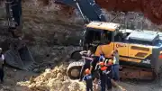 Denizli Merkezefendi'de İnşaat Kazasında Göçük: Bir İş Makinesi Operatörü Yaşamını Yitirdi