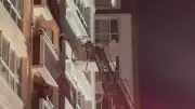 Esenyurt'ta 14 Katlı Binada Yangın: 13 Kişi Tahliye Edildi