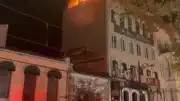 Fatih'te bir binanın çatısındaki baz istasyonunda yangın çıktı