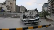 Hatay'da Trafik Kazası: 2 Kişi Hayatını Kaybetti, 3 Yaralı