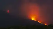 İtalya'da Etna Yanardağı'nda Volkanik Hareketlilik: Uçuşlar Askıya Alındı