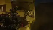 Küçükçekmece'de 5 Katlı Binanın Balkonunda Çökme Meydana Geldi