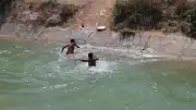 Adana'da Tehlikeli Serinlik: Sulama Kanalında Yüzme Tartışması