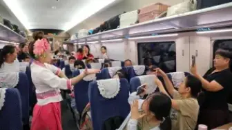 Çin-Laos Demiryolu: 800 Bin Sınır Ötesi Yolcuya Ulaştı
