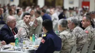 Milli Savunma Bakanı Güler, Katar'daki Türk Birliğinde İnceleme Yaptı