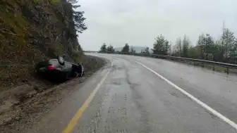 Takla Atan Otomobilden Sürücü Yara Almadan Kurtuldu