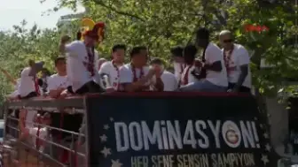 Galatasaray'ın 26. Şampiyonluğu Otobüs Turuyla Kutlanıyor