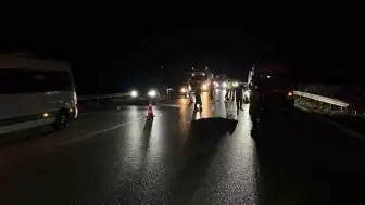 Bursa Çevre Yolu'nda Otobanda Yolun Karşısına Geçmeye Çalışan Şahıs Tır Çarpması Sonucu Öldü