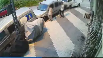 Arnavutköy'de Park Halindeki Minibüs 1,5 Dakikada Çalındı