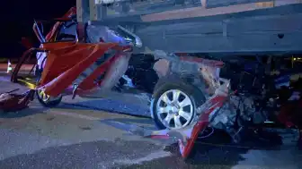 Tokat-Turhal Karayolunda Otomobil ile Tır Çarpıştı: 1 Ağır Yaralı