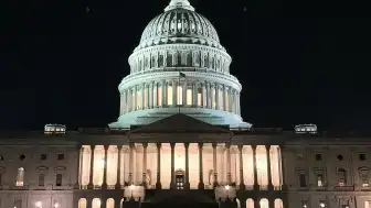 ABD Senatosu, Trump'ın İran'a yönelik askeri yetkilerini kısıtlayan yasayı kabul etti
