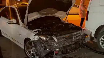 Aksaray'da 2.02 promil alkollü sürücü 4 araca çarptı
