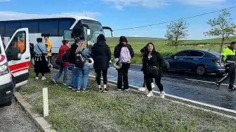 Aksaray'da Tur Otobüsü Refüje Çarptı: 16 Yaralı