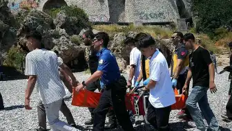 Antalya'da Kurban Bayramı'nda Arkadaşını Kurtarmaya Çalışırken Boğulma Tehlikesi Geçiren Çocuk Hastaneye Kaldırıldı