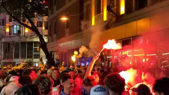 Aston Villa Taraftarları İstanbul'da Şampiyonluğu Coşkuyla Kutladı