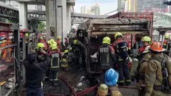 Bangkok'ta Yük Treni Halk Otobüsüne Çarptı: 8 Ölü