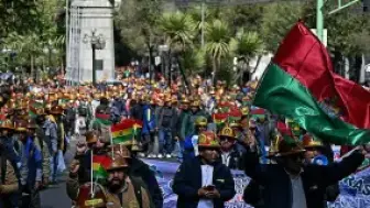 Bolivya'da Binlerce Madenci Hükümeti Protesto Etti, Baskanin Istifasini Talep Etti