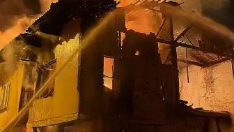 Bursa'da Metruk Evde Yangın: Kullanılamaz Hale Geldi