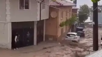 Bursa'da Sağanak Sel ve Çöküntülere Neden Oldu