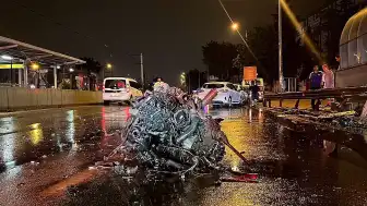 Bursa'da Trafik Kazası: Otomobilin Motoru Koptu, 2 Yaralı