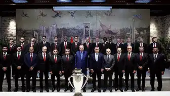 Cumhurbaşkanı Erdoğan, Galatasaray Futbol Takımı'nı Kabul Etti