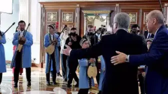 Cumhurbaşkanı Erdoğan'a Kazakistan'da Dombra Sürprizi