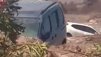 Doğu Akdeniz'de Sağanak: Hatay'da Caddeler Su Altında Kaldı
