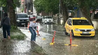 Edirne'de Şiddetli Sağanak ve Dolu Yağışı Hayatı Felç Etti