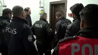 Erzurum'da 17 Yaşındaki Y.A.Y., Anneannesini Bıçakla Yaralayıp Rehin Aldı
