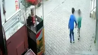 Esenler'de Çocuklar Kediyi Bıçakladı, Kadın Esnafın Üzerine Yürüdü