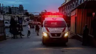 Gazze'de İsrail Saldırısı ve Mühimmat Patlaması: 16 Filistinli Yaralandı