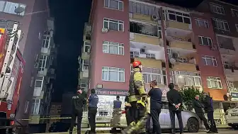 Gebze'de Kolonlardan Ses Gelen 7 Katlı Bina Tedbir Amaçlı Boşaltıldı