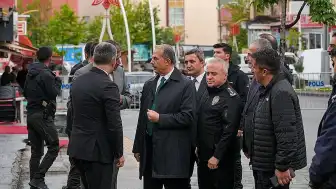 Hakkari Valisi İbrahim Taşyapan, Temel Kazısı Sonrası Oluşan Çatlakları İnceledi