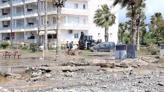 Hatay'da Sağanak Afet Yarattı: Cadde ve Sokaklar Sular Altında Kaldı
