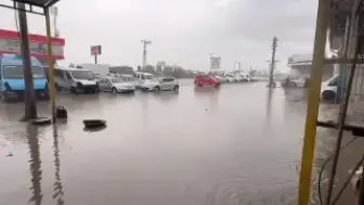 Iğdır'da Şiddetli Sağanak: Cadde ve Sokaklar Sular Altında Kaldı