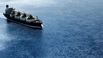 İran'daki Gerilim Hürmüz Boğazı'nda Enerji Fiyatlarını Yükseltiyor