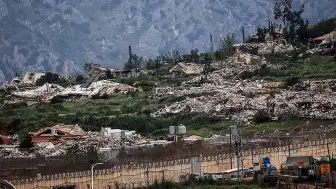 İsrail Ordusu, Lübnan'ın Güneyindeki Yerleşim Yerlerini Harabeye Çevirdi