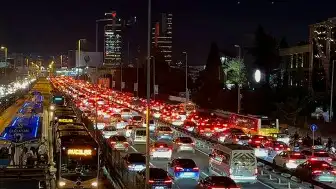 İstanbul'da 20 Mayıs Trafik Durumu: Yoğunluk Yaşanan İlçeler ve Alternatif Yollar