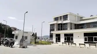 İzmir'de Şantiyede Yanmış Kadın Cesedi Bulundu: Bir Kişi Gözaltında